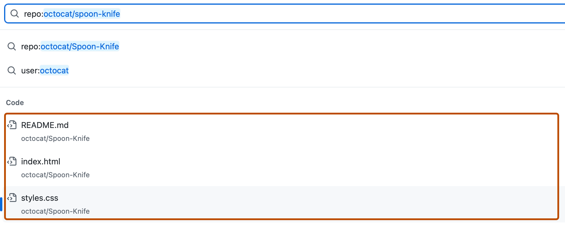 Screenshot einer Suche nach „repo:octocat/spoon-knife“. Die Codeergebnisse sind dunkelorange hervorgehoben.